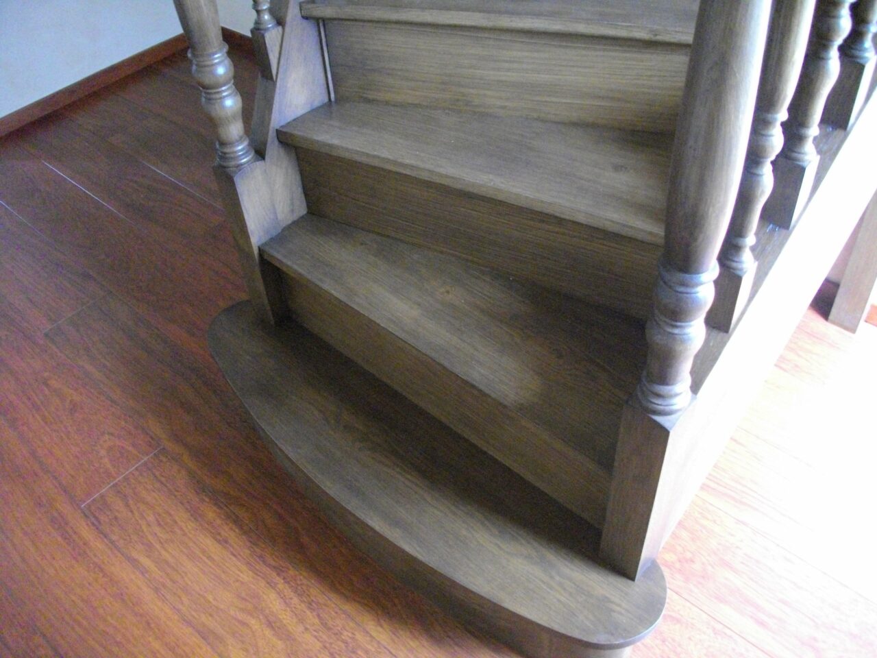 Photo d'une réalisation d'un escalier